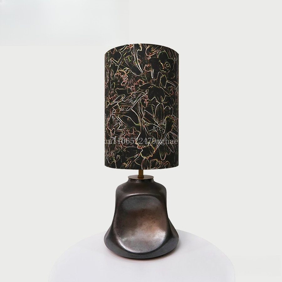 Century Textile & Sewing Supply Photos - Lampa stołowa z tkaniny Liberty w