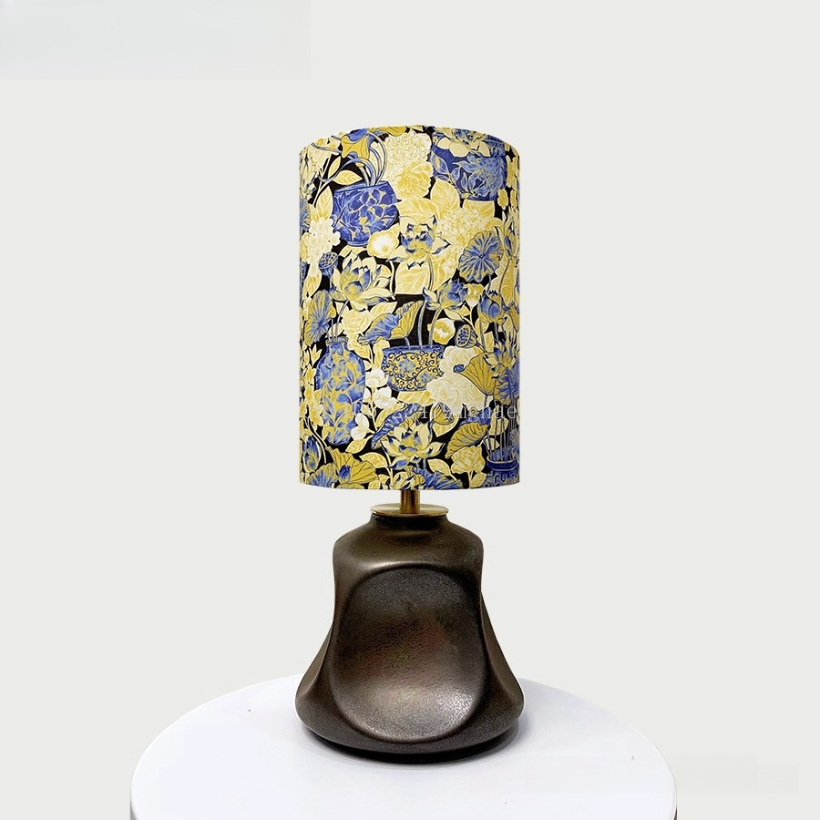 Lampa stołowa z tkaniny Libert – Century Textile & Sewing Supply Photos recenzja i cena